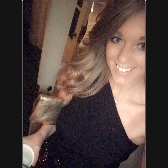 Meet your Posher, Kristie - Picture 2 of 4